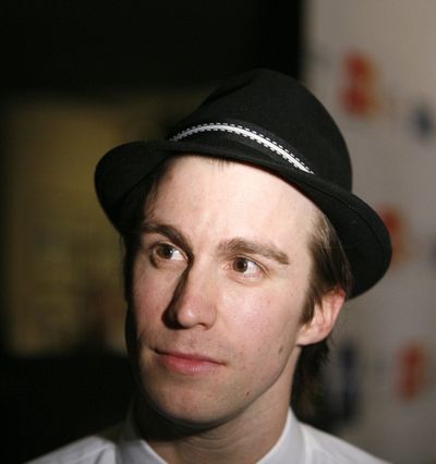 Gavin Creel

 Photo