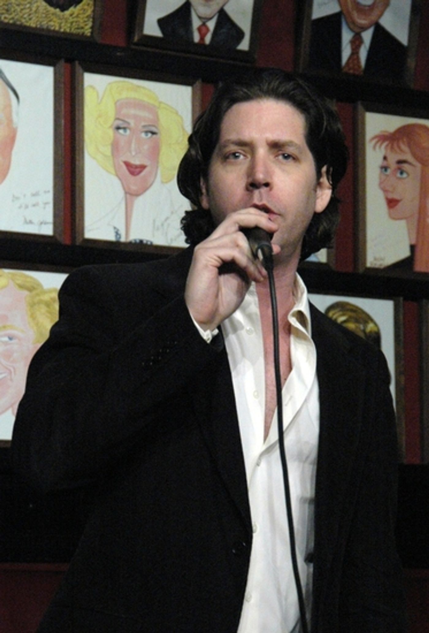 Photo Coverage: James Barbour's 'LOVE SONGS' at Sardi's  Image
