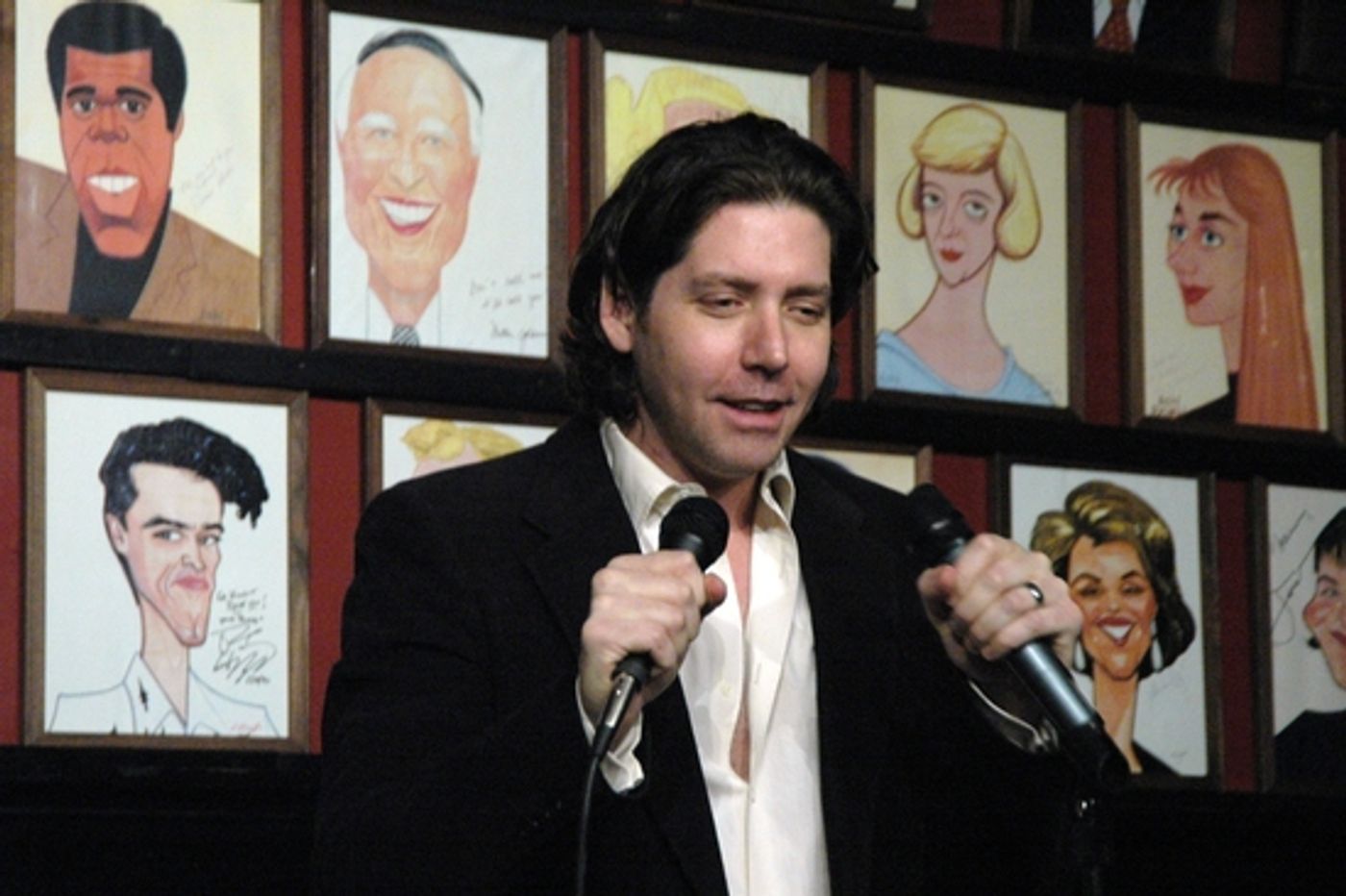 Photo Coverage: James Barbour's 'LOVE SONGS' at Sardi's  Image