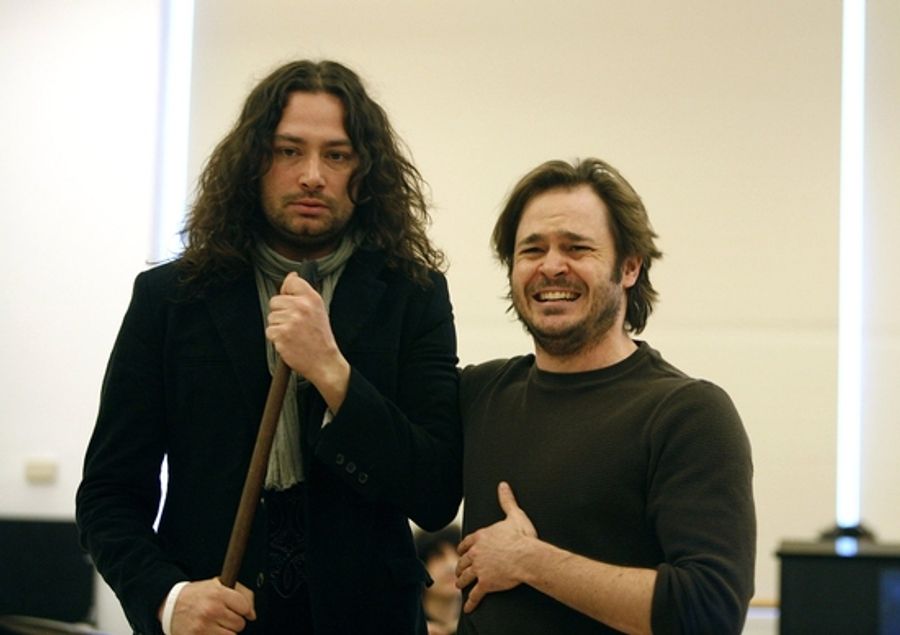 Photo Coverage: 'ROCK OF AGES' First Day of Rehearsal at the New 42nd Street Studios! Image