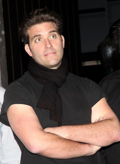 Craig Bierko

 Photo