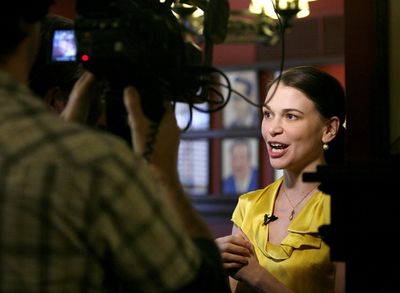 Sutton Foster

 Photo