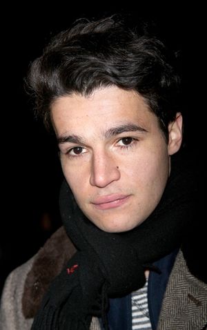 Christopher Abbott

 Photo