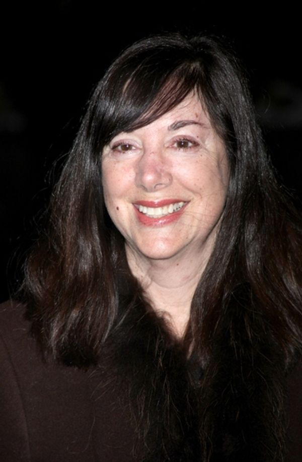 Lisa Loomer

 Photo