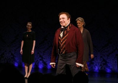 Samantha Mathis, Don Amendolia and Susan Kellermann

 Photo