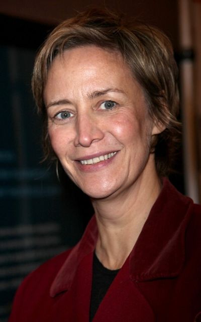 Janet McTeer

 Photo