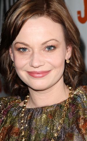 Samantha Mathis Photo