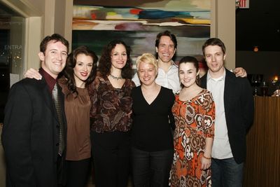 Andrew Gerle, Sarah Uriarte Berry, Barbara Walsh, Wendy C. Goldberg, Mike McGowan, La Photo