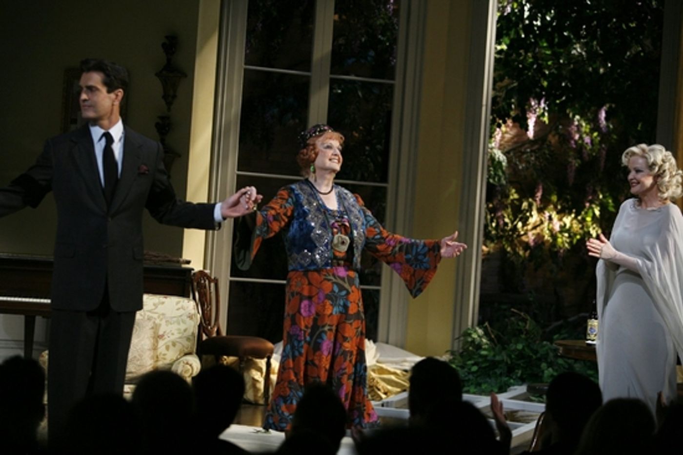 Photo Coverage: 'Blithe Spirit' Opening Night on Broadway Curtain Call!  Image