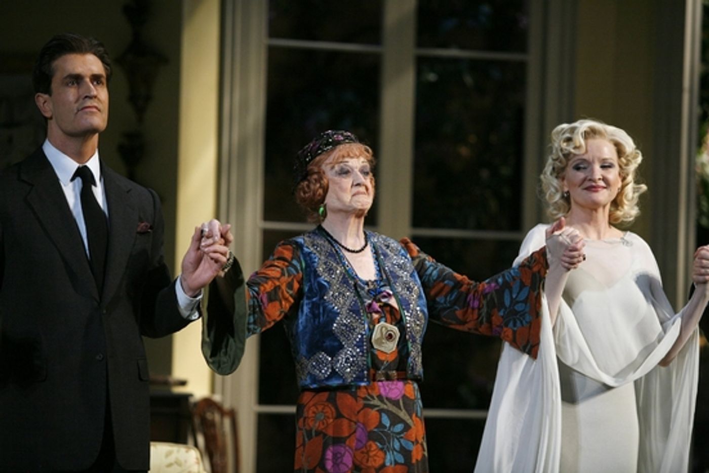 Photo Coverage: 'Blithe Spirit' Opening Night on Broadway Curtain Call!  Image