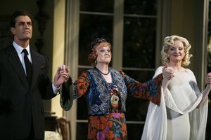 Rupert Everett, Angela Lansbury & Christine Ebersole
@ BroadwayWorld Rupert Everett, Angela Lansbury & Christine Ebersole
Photo