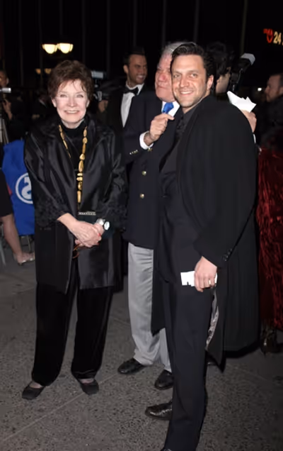 Polly Bergen & Raul Esparza

 Photo