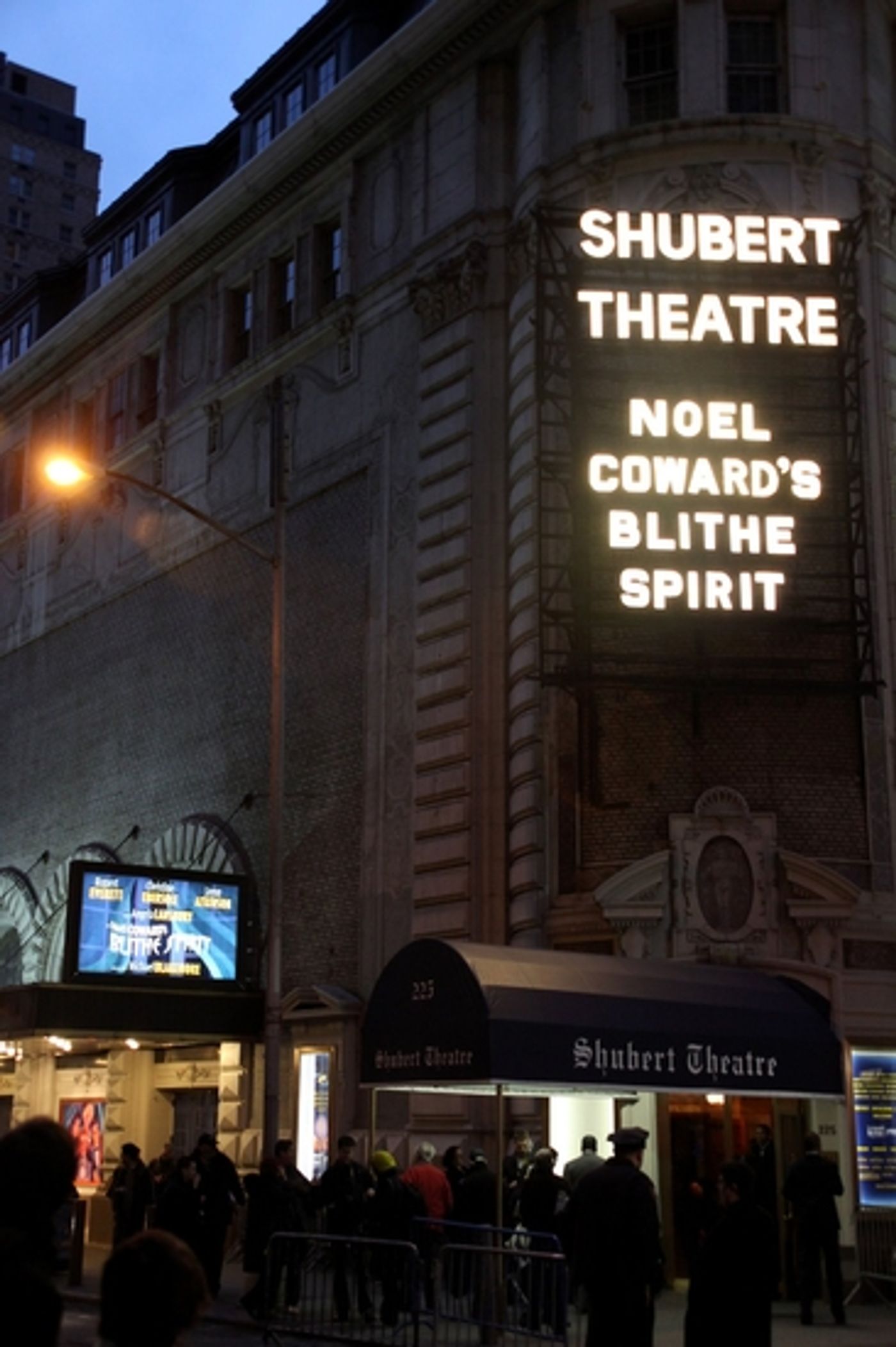 Photo Coverage: 'Blithe Spirit'  Opening Night Arrivals  Image