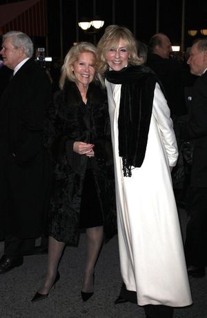 Daryl Roth & Judith Light

 Photo