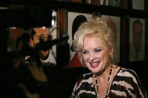 Christine Ebersole

 Photo