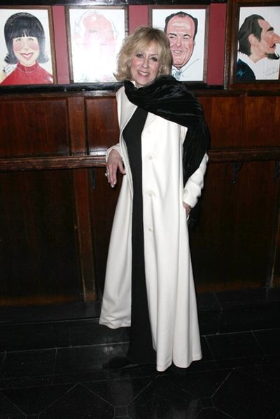 Judith Light

 Photo