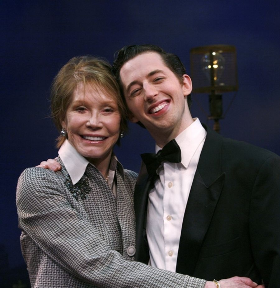 Photo EXCLUSIVE: Mary Tyler Moore Visits ENTER LAUGHING Image