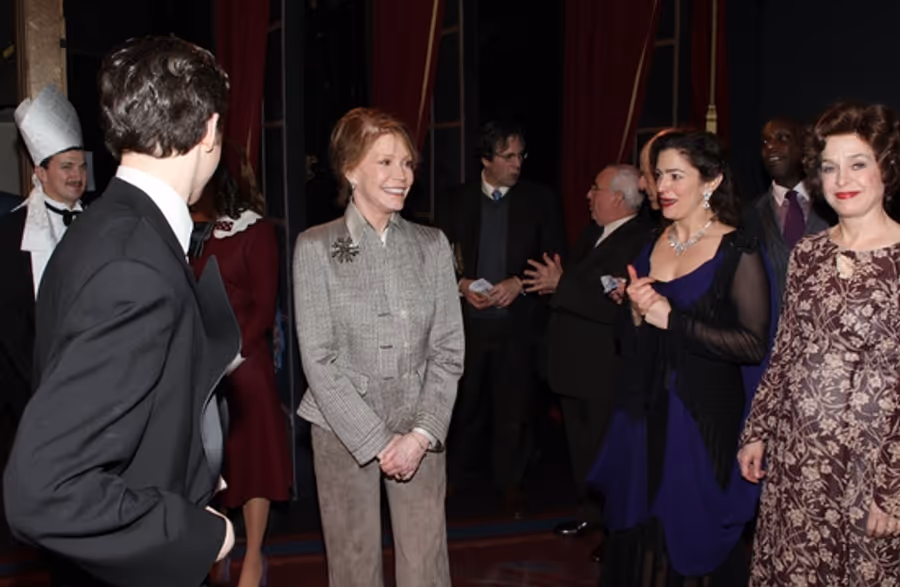 Photo EXCLUSIVE: Mary Tyler Moore Visits ENTER LAUGHING Image