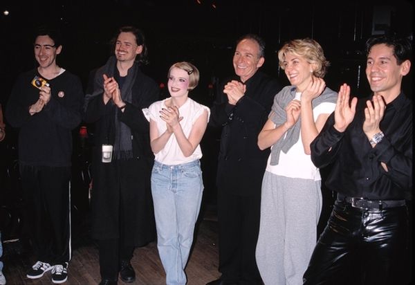 Natasha Richardson, Alan Cumming, Ron Rifkin and the cast of Cabaret

 Photo