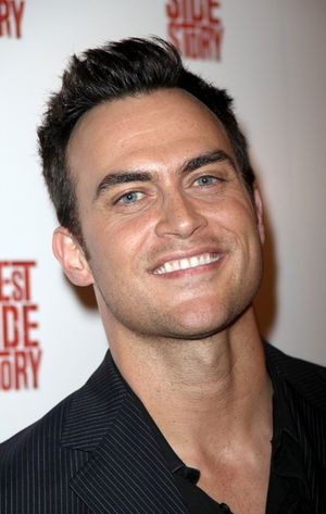 Cheyenne Jackson

 Photo