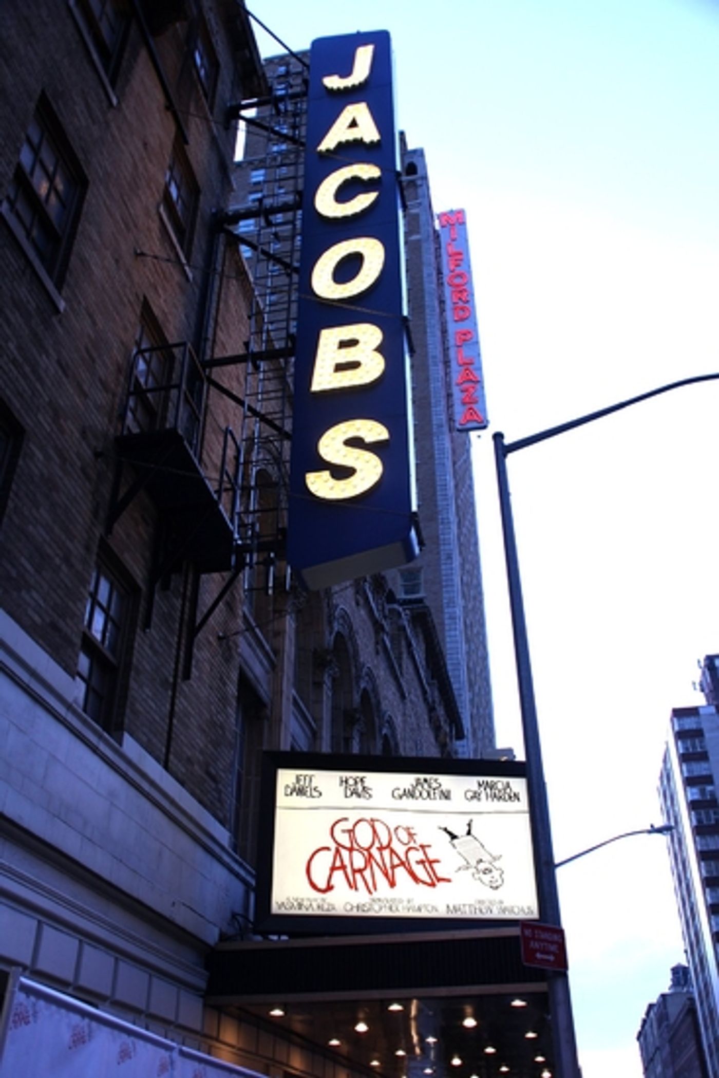 Photo Coverage: GOD OF CARNAGE Opening Night Curtain Call at the Bernard Jacobs  Image
