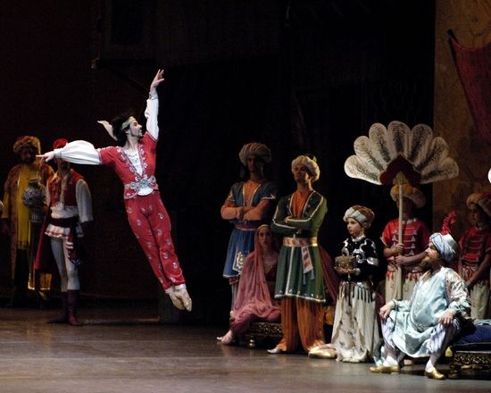Photo Coverage: Spring Dance at the London Coliseum — photo 4 of 8
