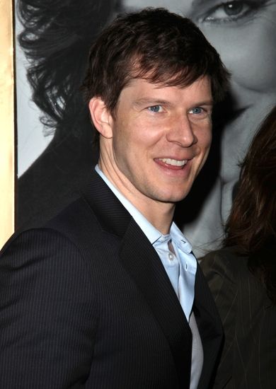 Eric Mabius Photo
