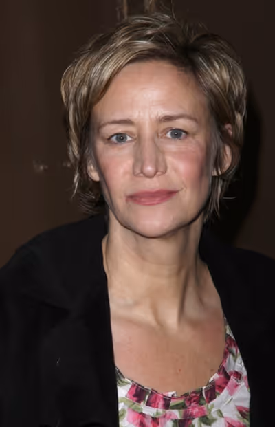 Janet McTeer

 Photo