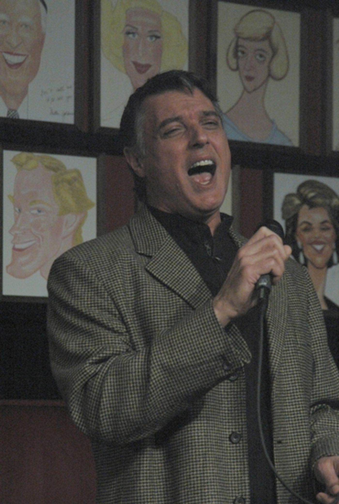 Photo Coverage: James Barbour Welcomes Robert Cuccioli at Sardi's  Image