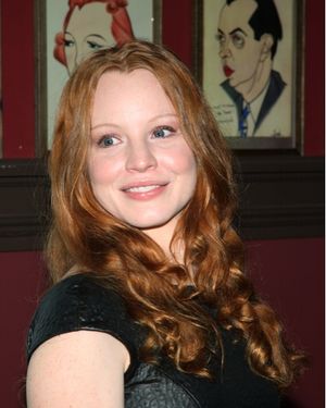 Lauren Ambrose Photo