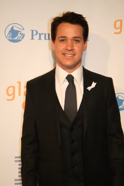 T.R. Knight Photo
