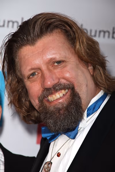 Oskar Eustis

 Photo