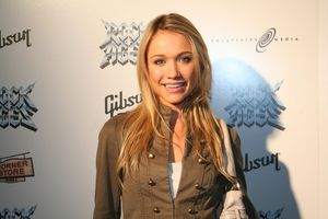 Katrina Bowden Photo