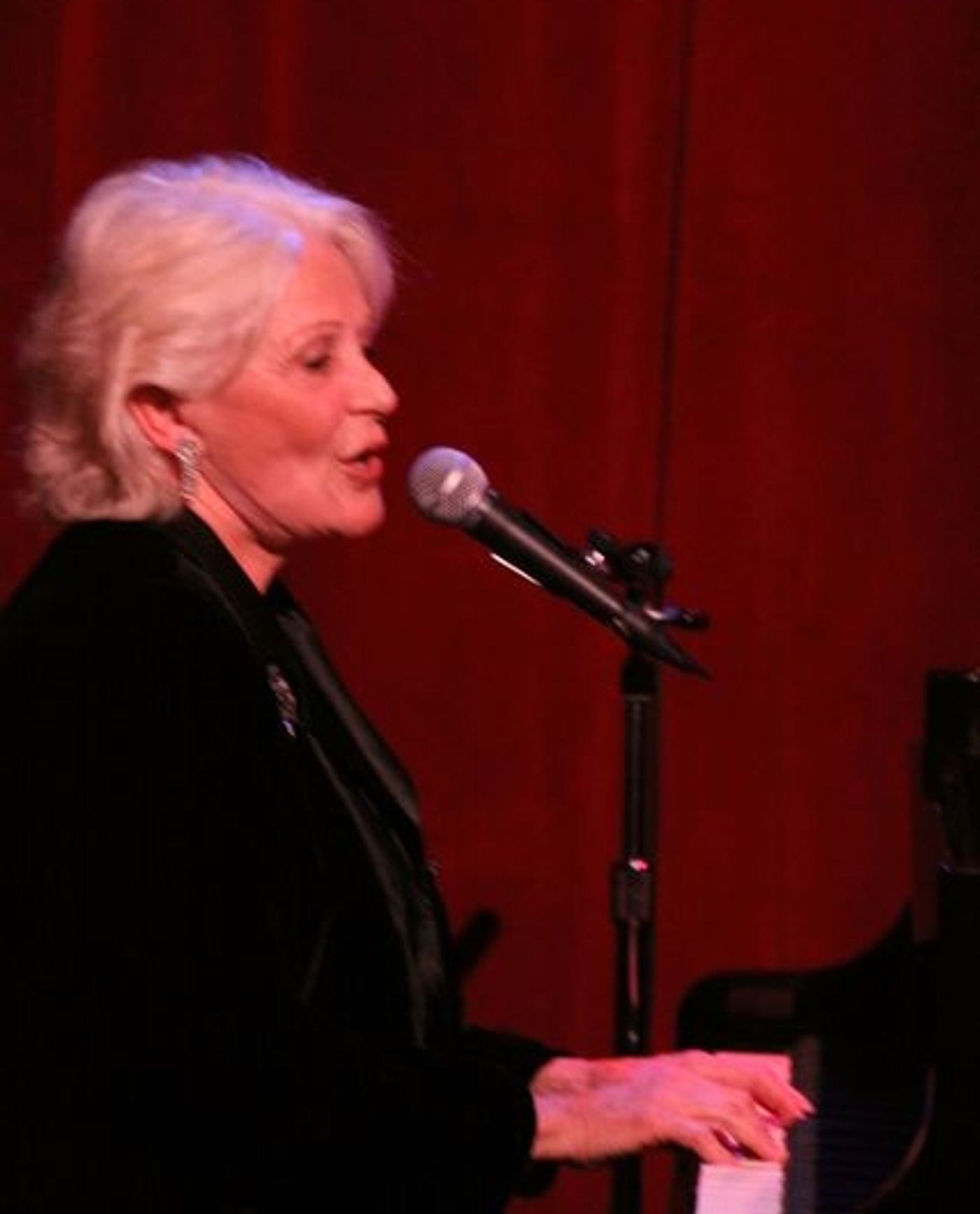 Photo Flash: Linda Lavin Brings 'MOMENTS LIKE THIS' To Birdland  Image
