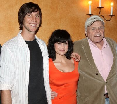 Pablo Schreiber, Carla Gugino and Brian Dennehy Photo