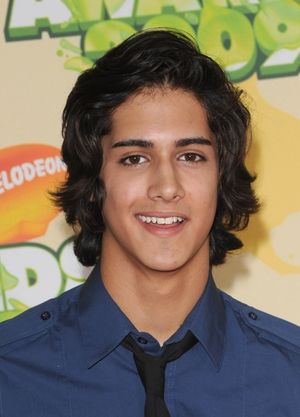 Avan Jogia Photo