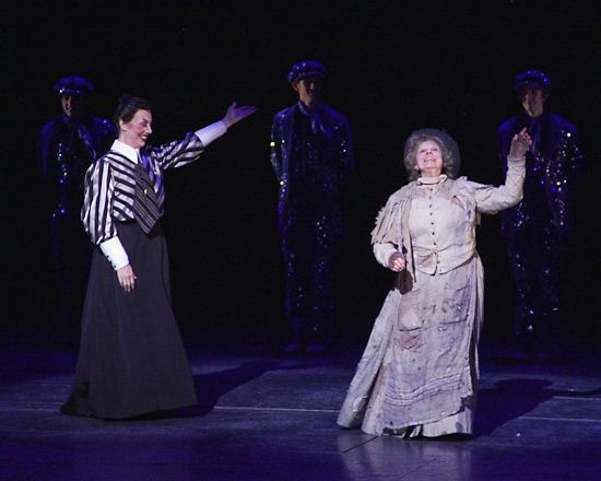 Photos: MARY POPPINS Celebrates 1000th Performance! — photo 3 of 35