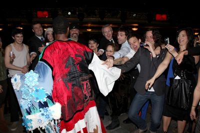 Andre Ward wows the cast Photo