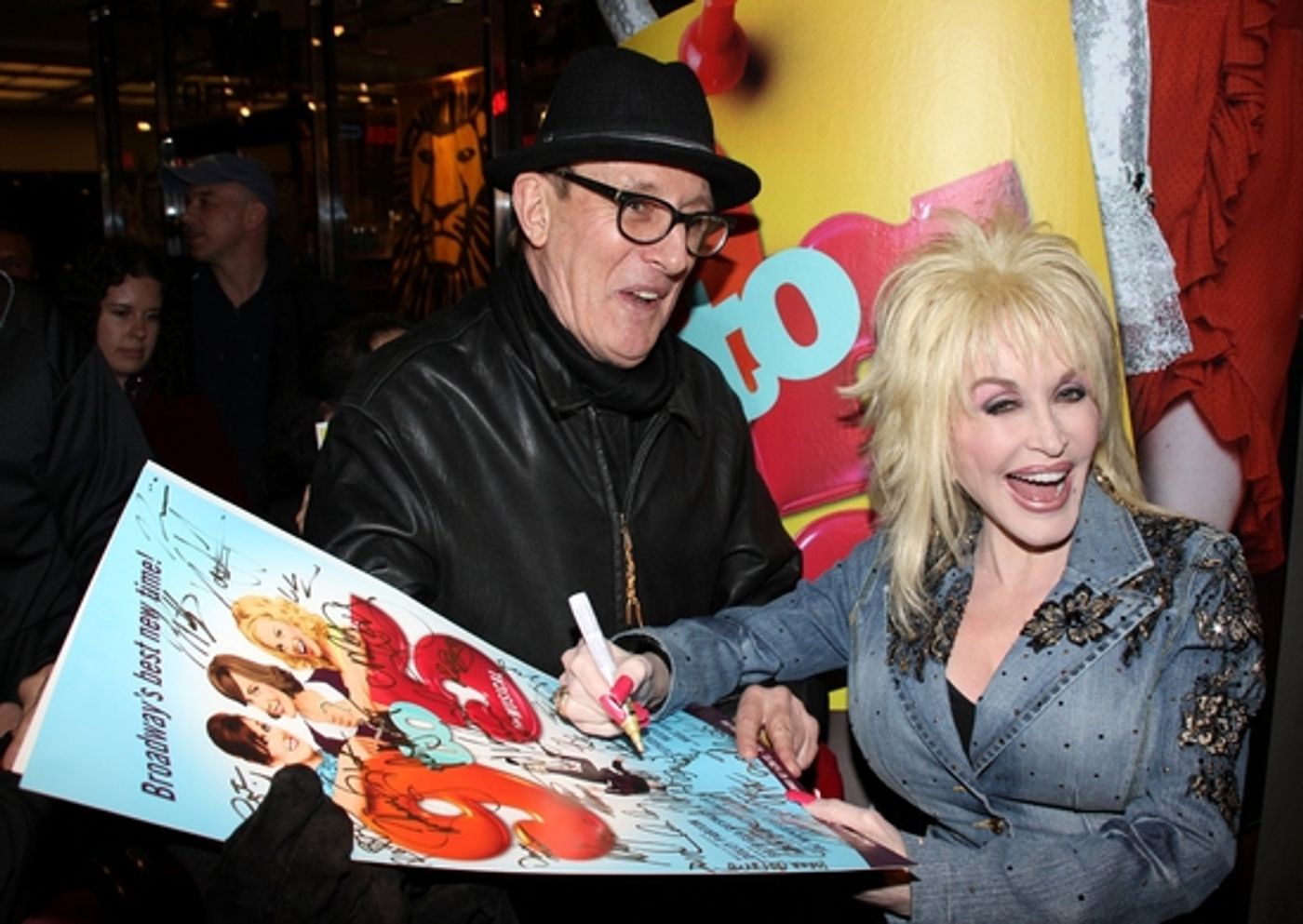 Photo Coverage: Dolly Parton Surprises The Fans At '9 To 5: THE MUSICAL'  Image