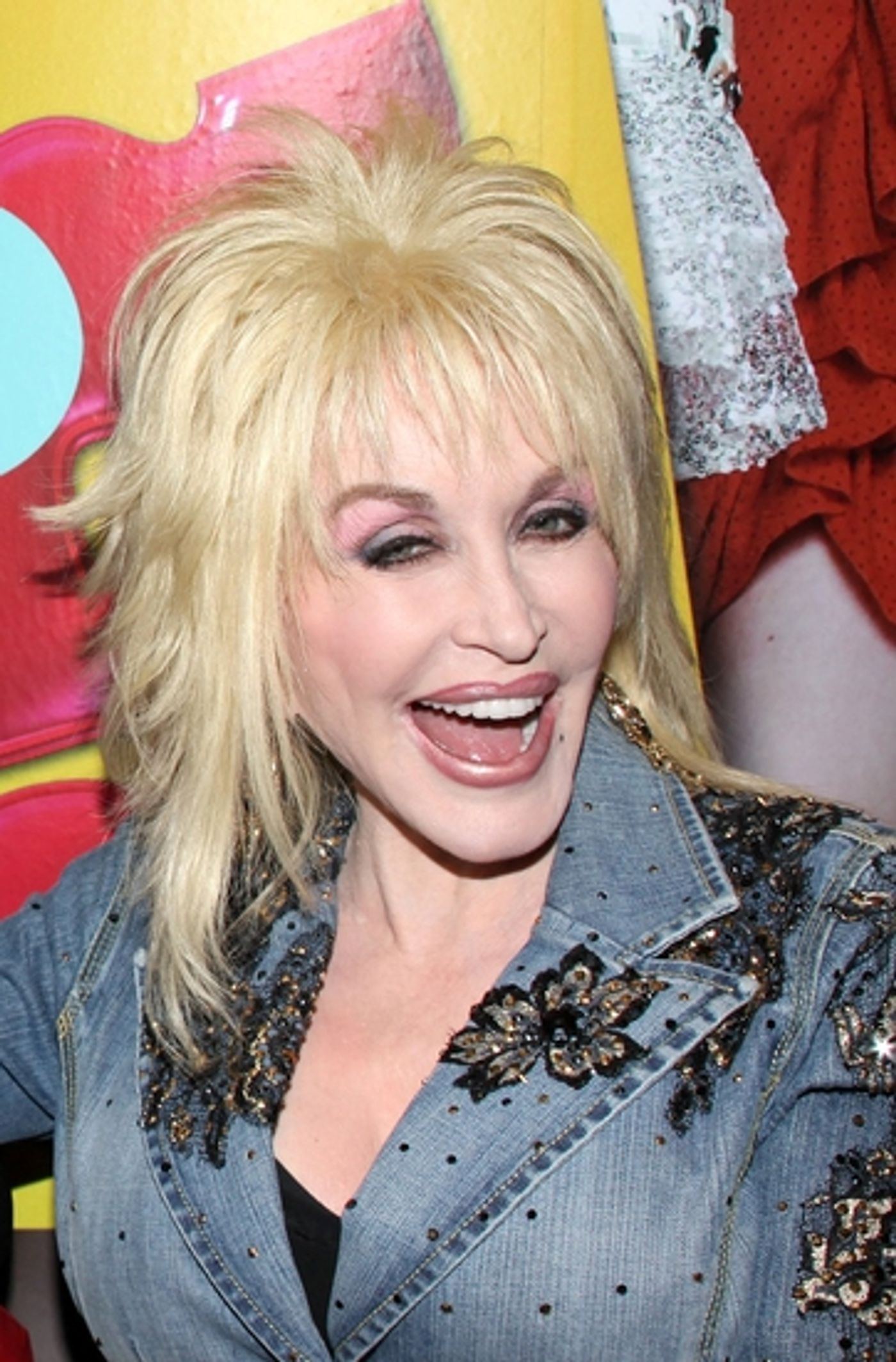Photo Coverage: Dolly Parton Surprises The Fans At '9 To 5: THE MUSICAL'  Image