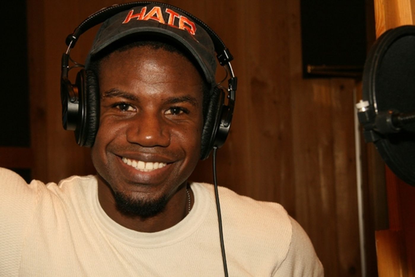 Photo Flash: The Cast of 'HAIR' Goes on the Record!  Image