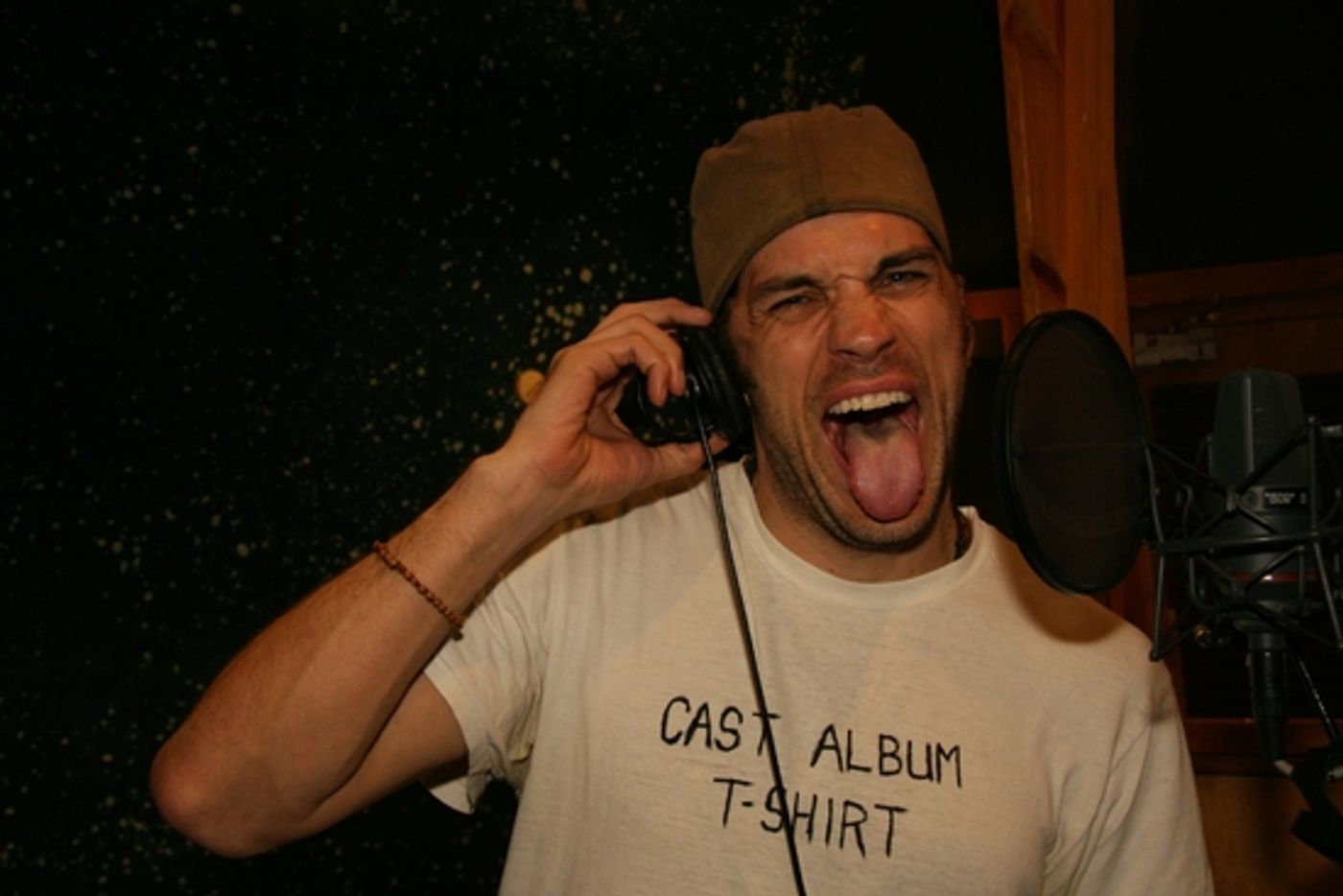 Photo Flash: The Cast of 'HAIR' Goes on the Record!  Image