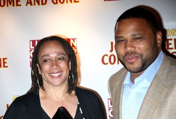 S. Epatha Merkerson and Anthony Anderson

 Photo
