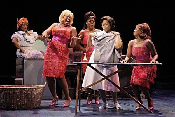 Jamecia Bennett, Aurelia Williams, Lynnea Doublette and Felicia Boswell and Greta Ogl Photo