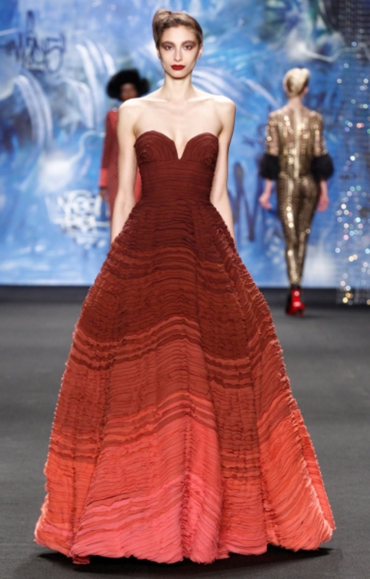 Photo Flash: Sneak Peek at Naeem Khan's Designs, on Display at The Globe Guilders' 2015 Fashion Show  Image