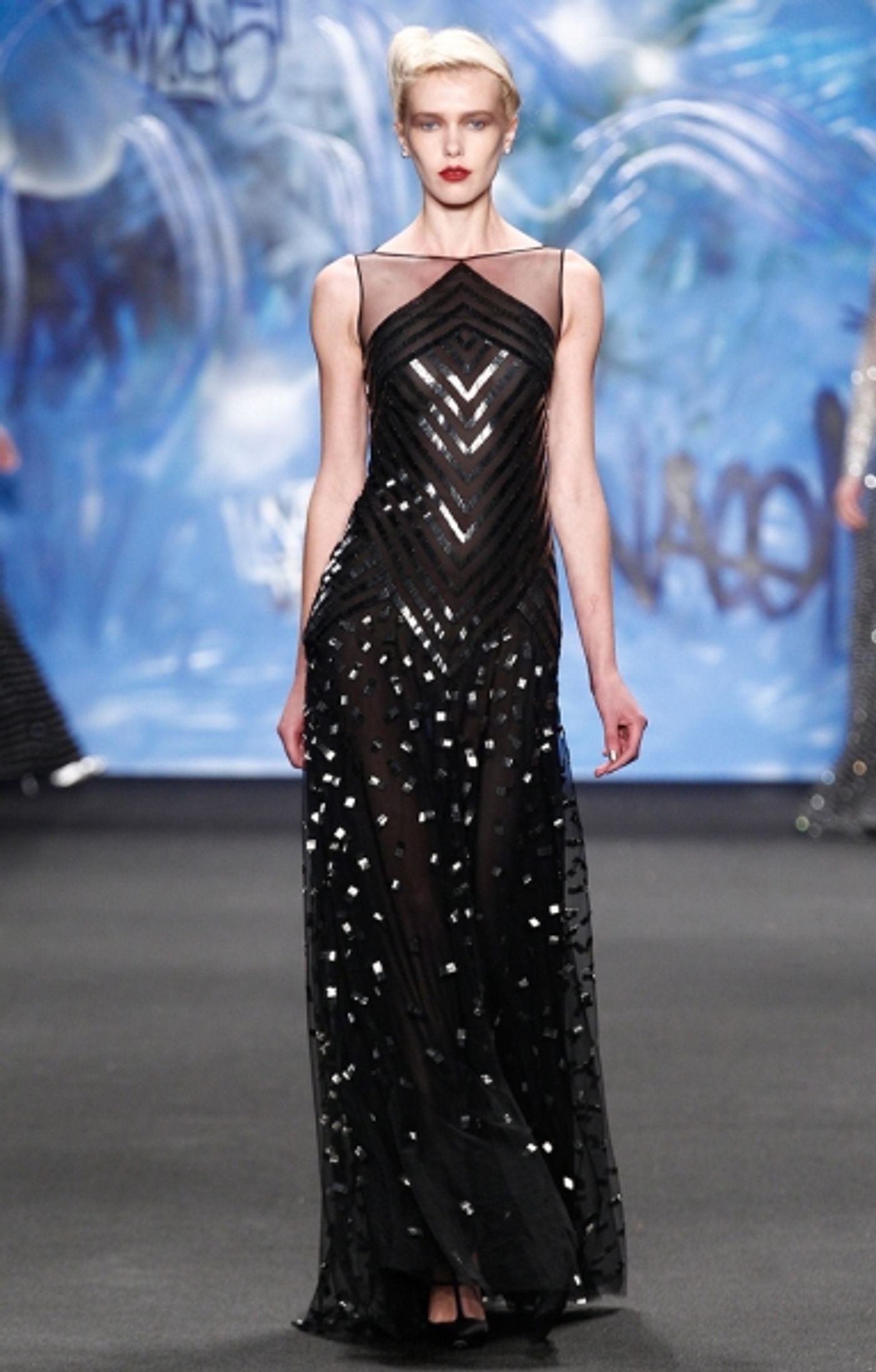 Photo Flash: Sneak Peek at Naeem Khan's Designs, on Display at The Globe Guilders' 2015 Fashion Show  Image