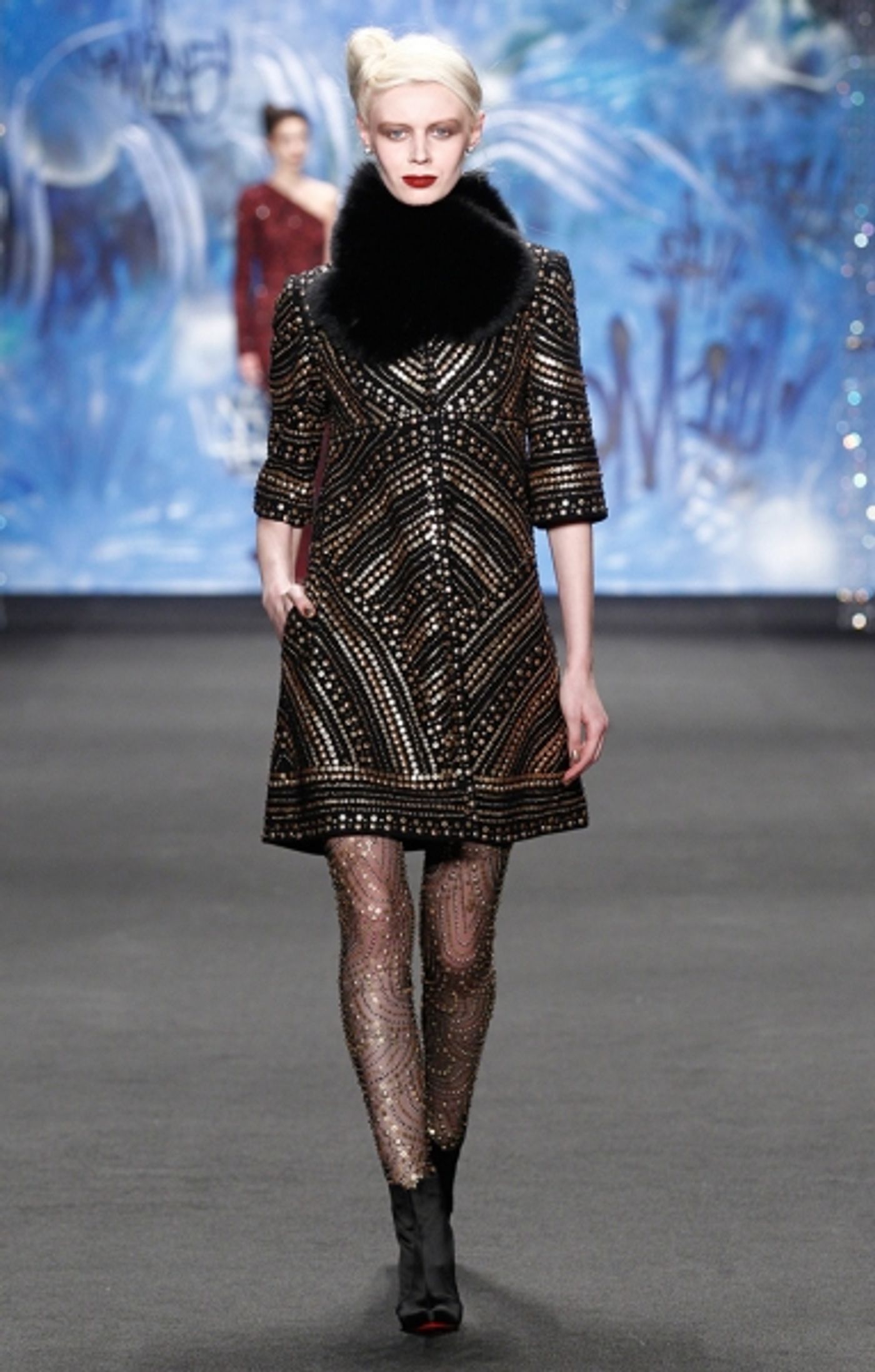 Photo Flash: Sneak Peek at Naeem Khan's Designs, on Display at The Globe Guilders' 2015 Fashion Show  Image