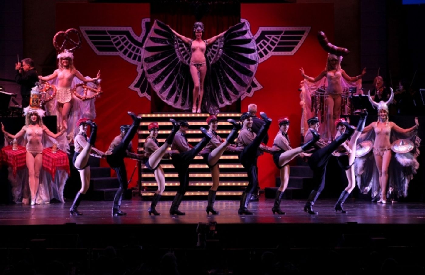 Photo Flash: Jesse Tyler Ferguson, Richard Kind and More in THE PRODUCERS at The Hollywood Bowl, Part 2! Photo Flash: Jesse Tyler Ferguson, Richard Kind and More in THE PRODUCERS at The Hollywood Bowl, Part 2! Image