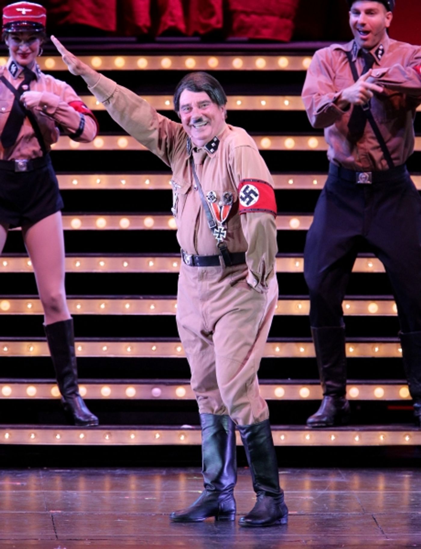 Photo Flash: Jesse Tyler Ferguson, Richard Kind and More in THE PRODUCERS at The Hollywood Bowl, Part 2! Photo Flash: Jesse Tyler Ferguson, Richard Kind and More in THE PRODUCERS at The Hollywood Bowl, Part 2! Image