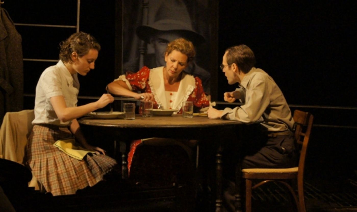 Photo Flash: First Look at Jacqueline Grandt, Ryan Heindl & More in Redtwist's THE GLASS MENAGERIE  Image